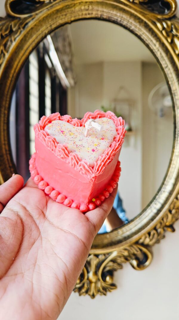Heart cake candle - Image 2